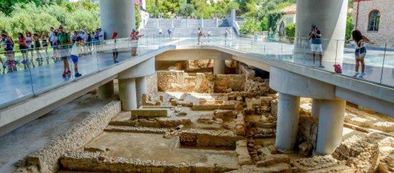 Ελεύθερη είσοδος την 25η Μαρτίου στο μουσείο της Ακρόπολης - Αποκάλυψη κόρης με αρχαία χρώματα (φωτό)